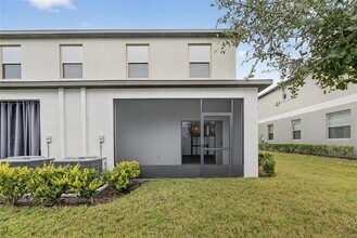 9643 Mulberry Marsh Ln in Sun City Center, FL - Building Photo - Building Photo