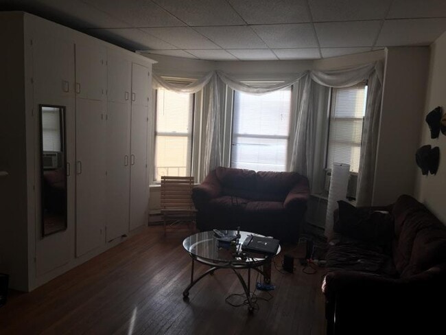 35 Fairfield St, Unit 3A