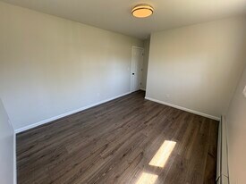 7 Reil Pl, Unit 1 in Bay Shore, NY - Building Photo