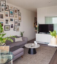 8 Ann St in Mississauga, ON - Building Photo - Building Photo