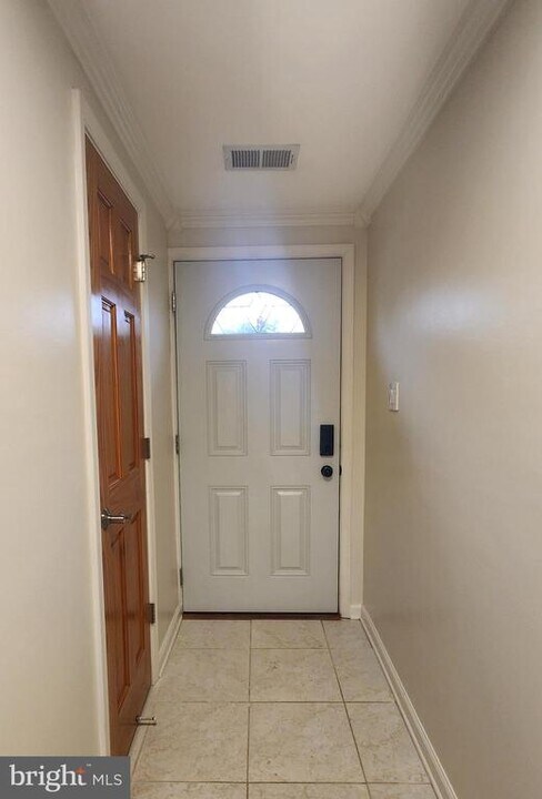 9533 Quarry Bridge Ct in Columbia, MD - Building Photo