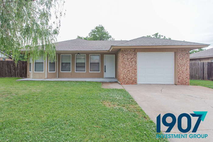 913 SE 15th St in Moore, OK - Building Photo