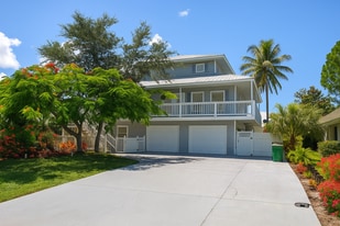 2662 Riverview Dr in Naples, FL - Building Photo