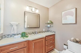 37826 Glenmoor Dr in Fremont, CA - Foto de edificio - Building Photo