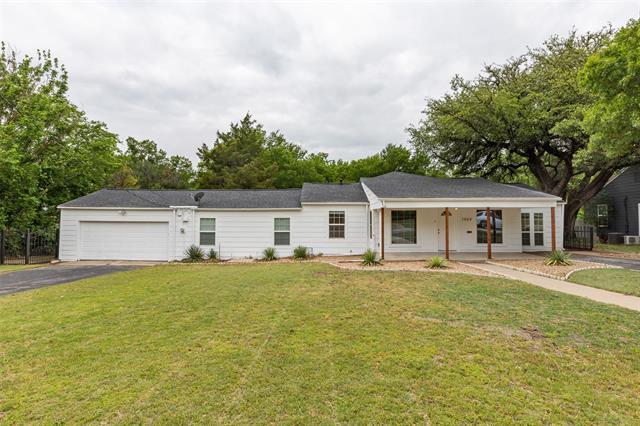 1909 Bluebonnet Dr in Fort Worth, TX - Building Photo
