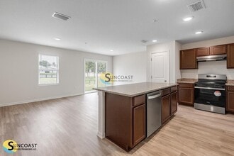 6450 Sweetbay Ln, Unit 101 in Jacksonville, FL - Foto de edificio - Building Photo