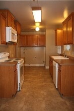 3509 Cardamon Dr in Bakersfield, CA - Building Photo - Building Photo