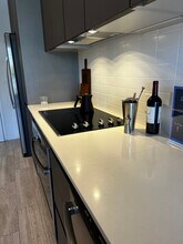 109 NW 24th St, Unit S2 in Miami, FL - Foto de edificio - Building Photo
