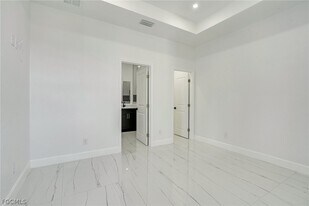 4725-4727-4727 27th St SW in Lehigh Acres, FL - Building Photo