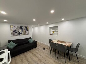 2698 Chem. Bedford, Unit SI ID1543096P in Montréal, QC - Building Photo