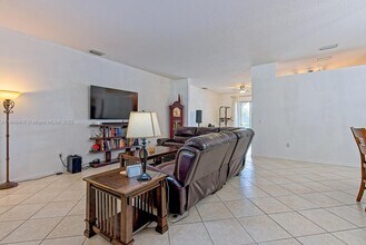 1921 SE 16th Ave in Homestead, FL - Building Photo - Building Photo