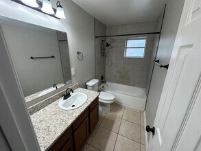 220 Wilshire Dr in Casselberry, FL - Building Photo - Building Photo