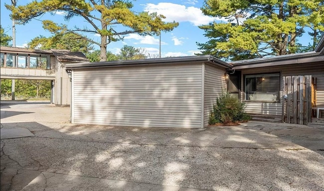 6600 6th Street Frontage Rd E, Unit #206 in Springfield, IL - Foto de edificio - Building Photo