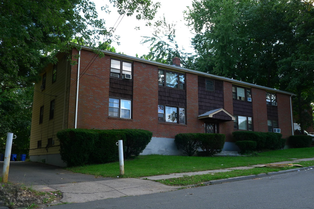 15 Boothbay St in Hartford, CT - Building Photo