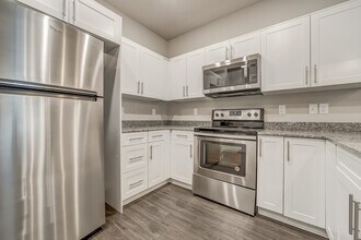 556 E 250 N in Vineyard, UT - Building Photo - Building Photo