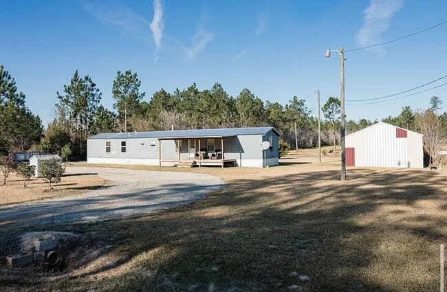321 Mae Ln in Baxley, GA - Building Photo - Building Photo
