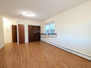 2018 Commonwealth Ave, Unit 04 in Boston, MA - Foto de edificio - Building Photo