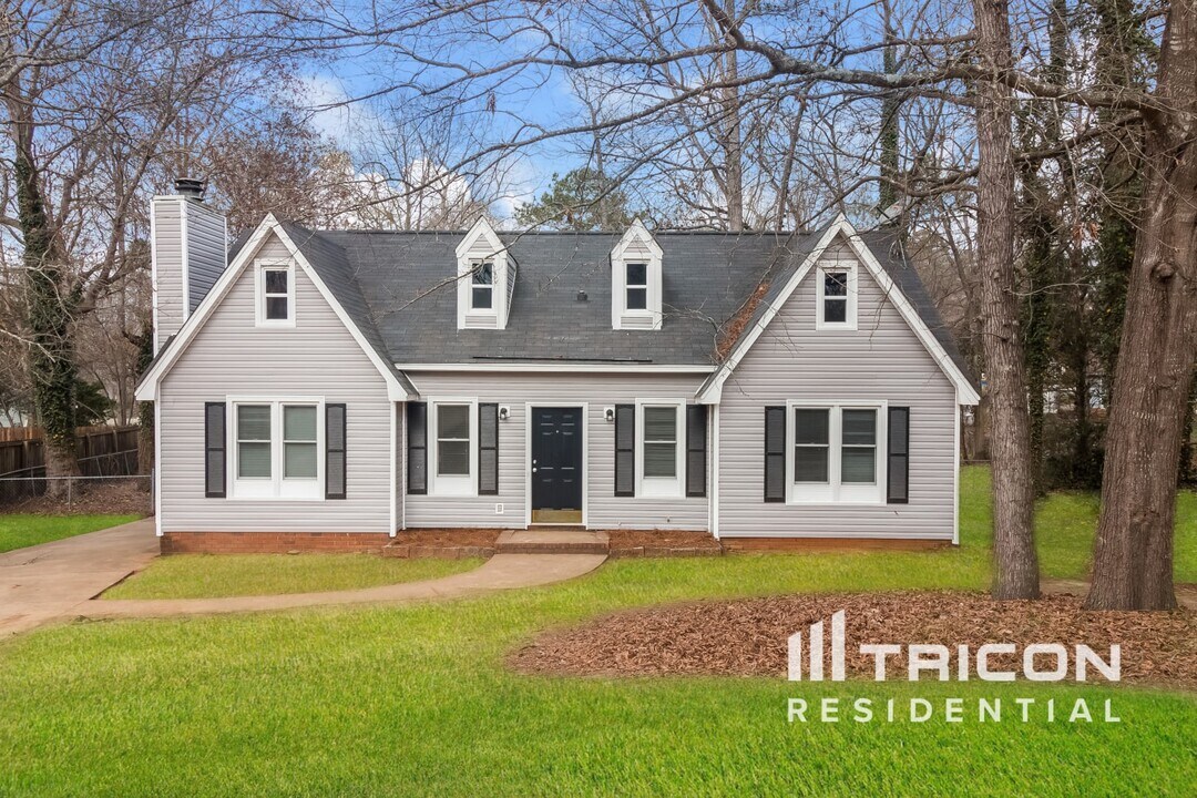 13 Dyers Hall Ct in Irmo, SC - Building Photo
