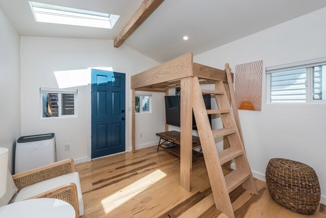 208 S Voluntario St in Santa Barbara, CA - Building Photo - Building Photo