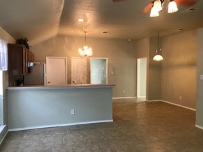 713 Cooper Ln in Royse City, TX - Foto de edificio - Building Photo