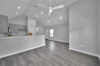 16646 Meadowcroft St in Montgomery, TX - Building Photo - Building Photo