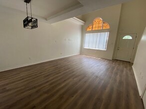 2421 N I St, Unit D1 in McAllen, TX - Building Photo - Building Photo
