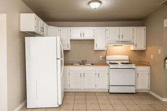 114 28th St N in Texas City, TX - Building Photo - Building Photo