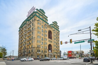 The Divine Lorraine in Philadelphia, PA - Foto de edificio - Building Photo
