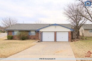 4708 SE Sunnymeade, Unit 563 in Lawton, OK - Building Photo