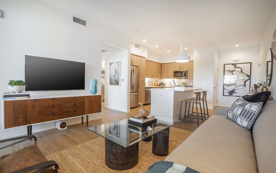 3251 Marisol Pl in Carlsbad, CA - Building Photo
