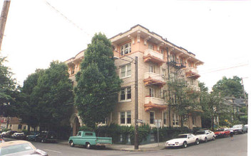 Alvarado Apartments in Portland, OR - Building Photo - Building Photo