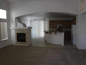 5742 Bracana Ct in Las Vegas, NV - Building Photo - Building Photo