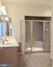 2537 Eastbourne Dr in Woodbridge, VA - Building Photo - Building Photo