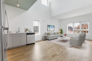 For Rent: Urban Luxury at 906 Trinity Street in Baltimore, MD - Building Photo
