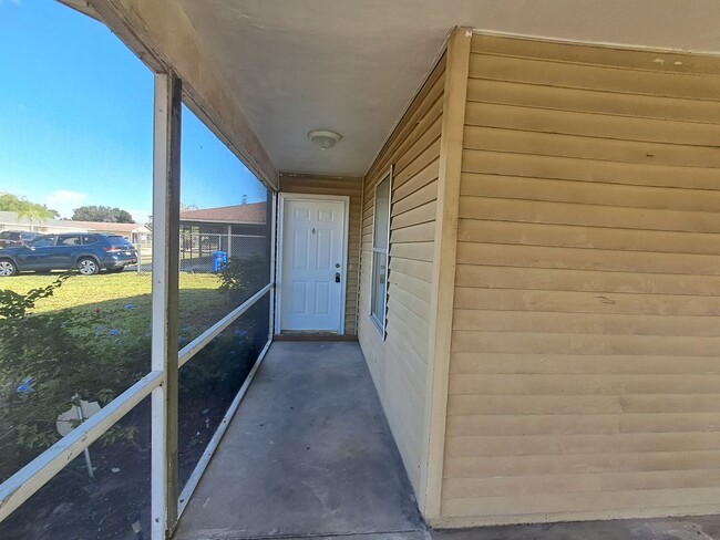 1837 S Markley Ct in Ft. Myers, FL - Building Photo - Building Photo