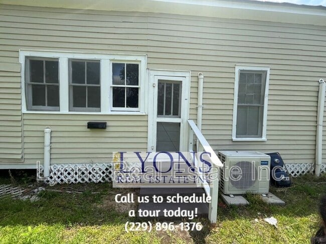 315 S Berrien St in Nashville, GA - Building Photo - Building Photo