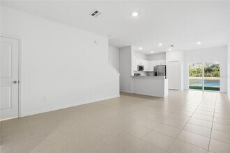 282 27th St SE in Ruskin, FL - Building Photo - Building Photo