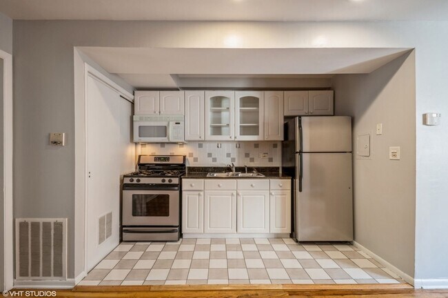 property at 660 W Melrose St