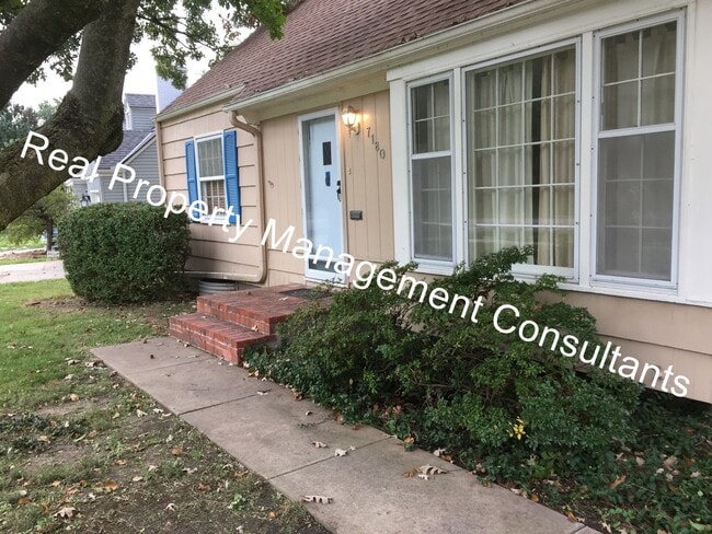 7180 Cherokee Dr in Prairie Village, KS - Building Photo - Building Photo