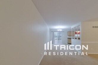1563 Park Ridge Ln in Arnold, MO - Foto de edificio - Building Photo