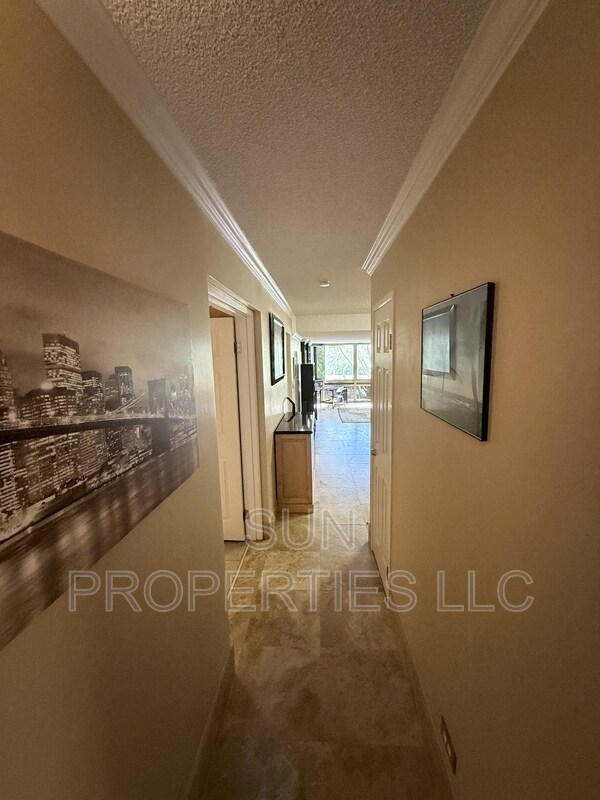 511 Hahaione St in Honolulu, HI - Building Photo - Building Photo