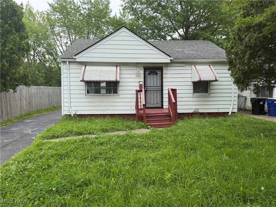 4367 E 143rd St in Cleveland, OH - Building Photo