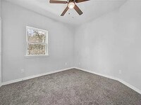237 Northlawn St photo'