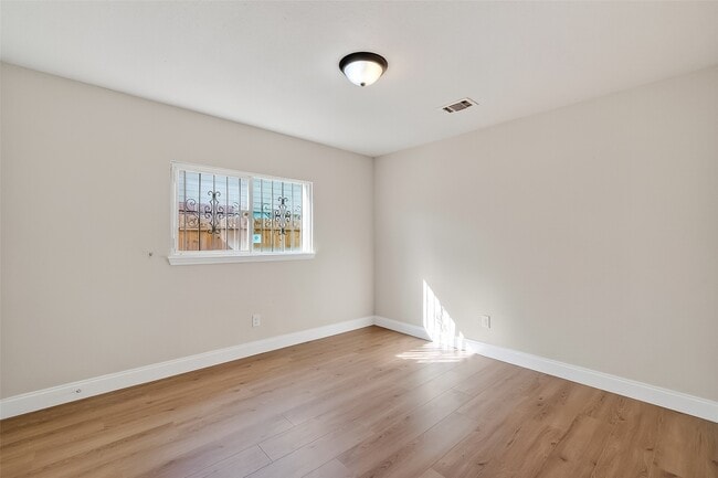 property at 5530 Oak Falls Dr