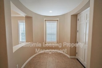 23902 Lakeside Rd in Santa Clarita, CA - Building Photo - Building Photo