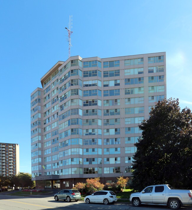 7 Gale Cres in St Catharines, ON - Building Photo - Building Photo