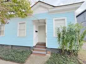 2108 Burroughs St in Savannah, GA - Building Photo