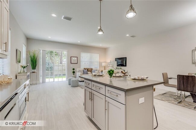 637 SW 12th Ave in Fort Lauderdale, FL - Building Photo - Building Photo