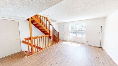 5127 Singleton Dr in Hilliard, OH - Building Photo - Building Photo