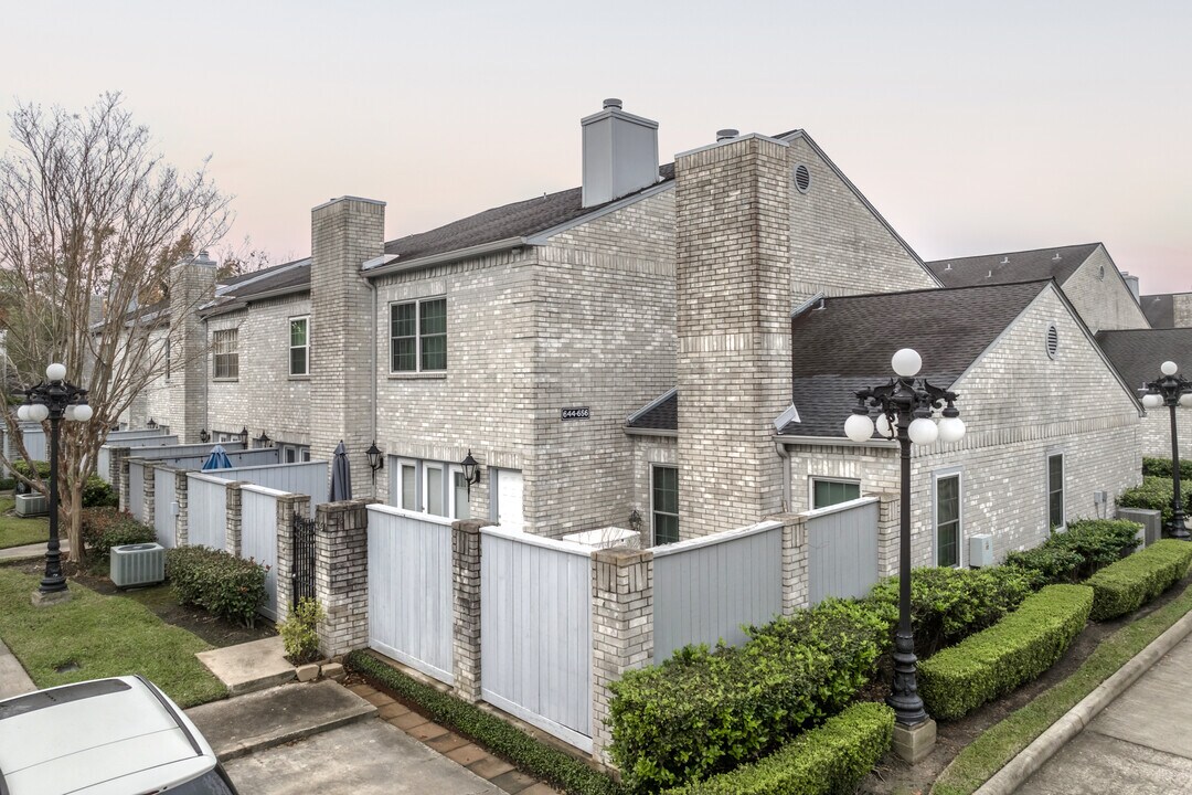 Marlborough Square Townhomes in Houston, TX - Building Photo